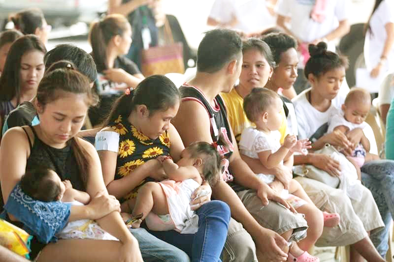 Tỷ lệ trẻ em mang thai ở Philippines thuộc nhóm đứng đầu thế giới - ẢNH: AP