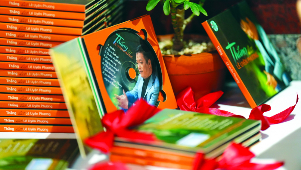 Mỗi ca khúc của Lê Uyên Phương như một trang nhật ký thổn thức còn Thắng là người kể lại bằng tiếng hát