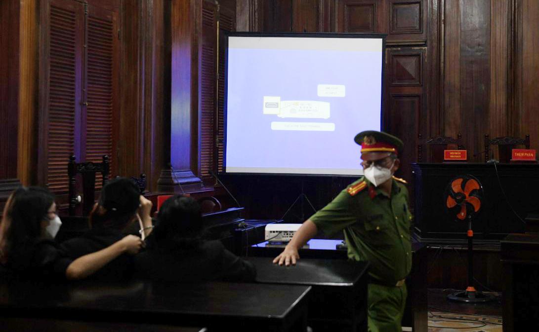 Tại phiên toà sẽ có màn chiếu để chiếu lại những cảnh Nguyễn Kim Trung Thái và Nguyễn Võ Quỳnh Trang bạo hành bé V.A. 