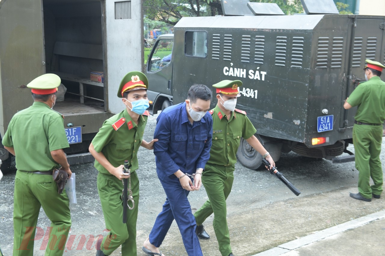 Bị cáo Nguyễn Kim Trung Thái, cha ruột bé Vân An được 2 luật sư bảo vệ quyền lợi tại phiên toà 