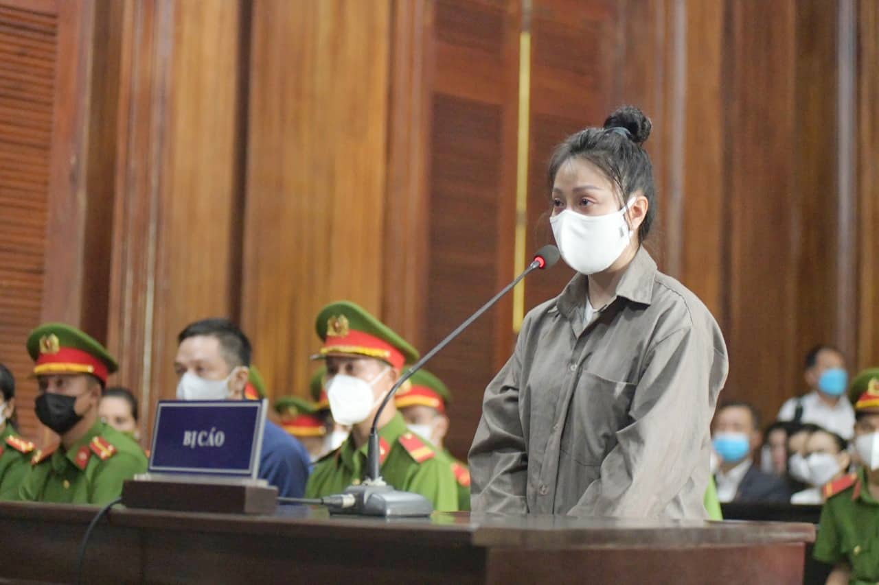 Bị cáo Nguyễn Võ Quỳnh Trang tại tòa