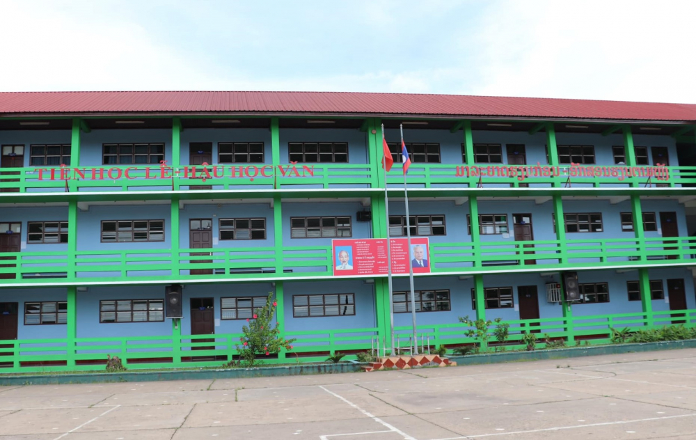Một góc Trường Song ngữ Việt - Lào Nguyễn Du.