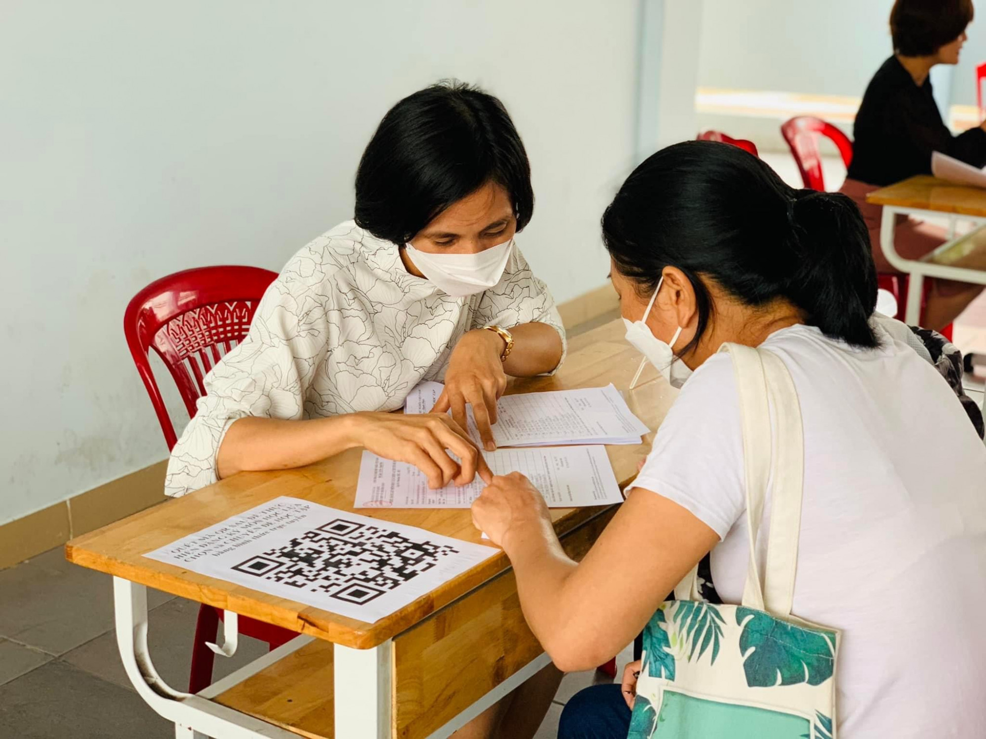 Phó giám đốc Sở GD-ĐT TPHCM Nguyễn Bảo Quốc mong phụ huynh học sinh chia sẻ với nhà trường và ngành giáo dục trong việc chọn SGK cho năm học mới