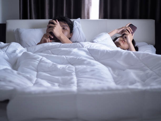 Nghe có vẻ mâu thuẫn, nhưng ngủ riêng với không ít người lại là cách để giữ gìn hạnh phúc chung (ảnh minh hoạ)