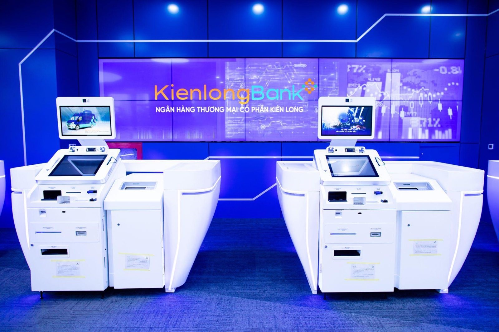  Hệ thống máy giao dịch  tự động thế hệ mới STM (Smart Teller Machine) tại KienlongBank
