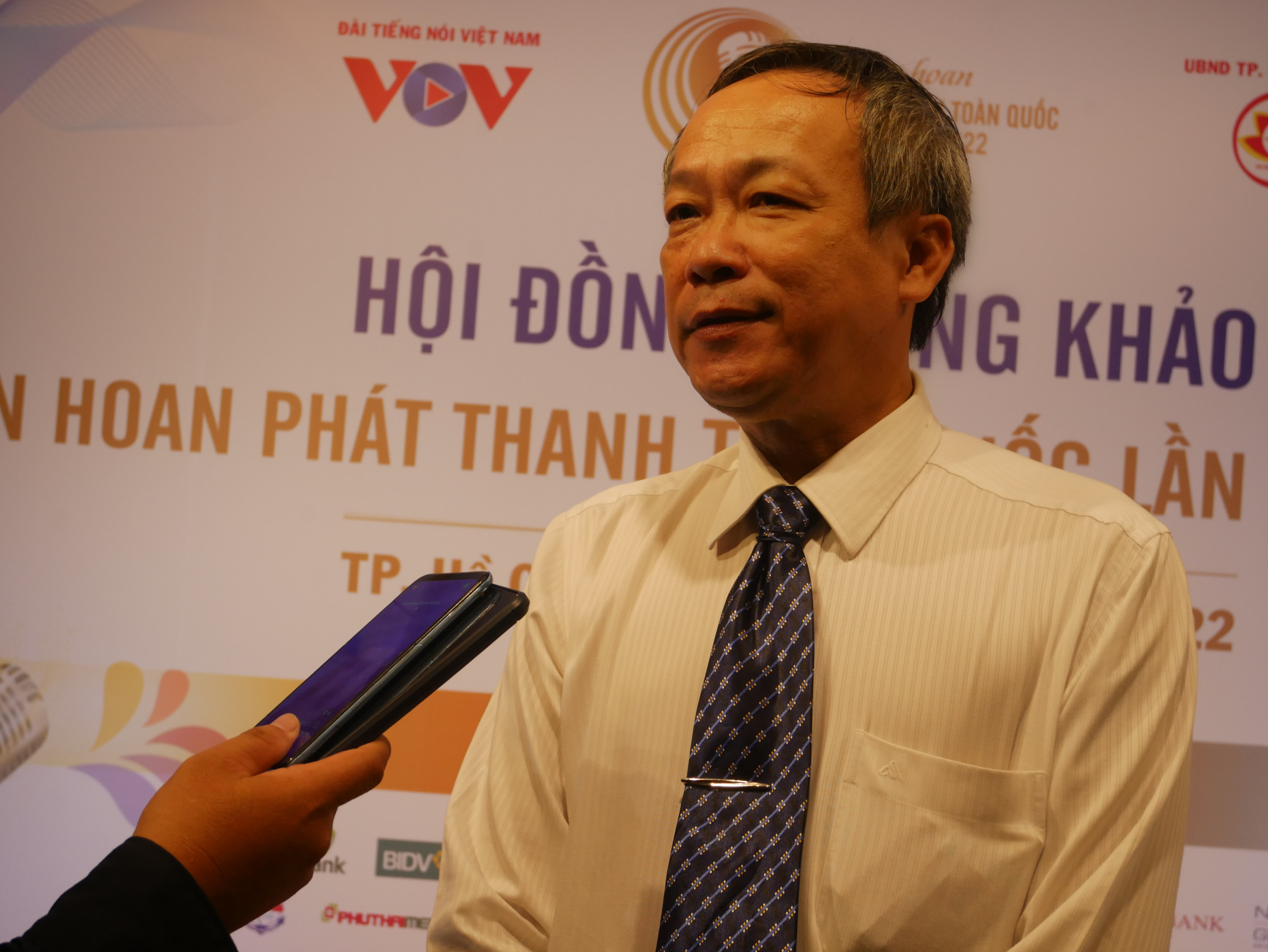 Ông Lê Công Đồng - Giám đốc Đài tiếng nói nhân dân TPHCM thông tin về triển làm và phần Chung khảo Liên hoan