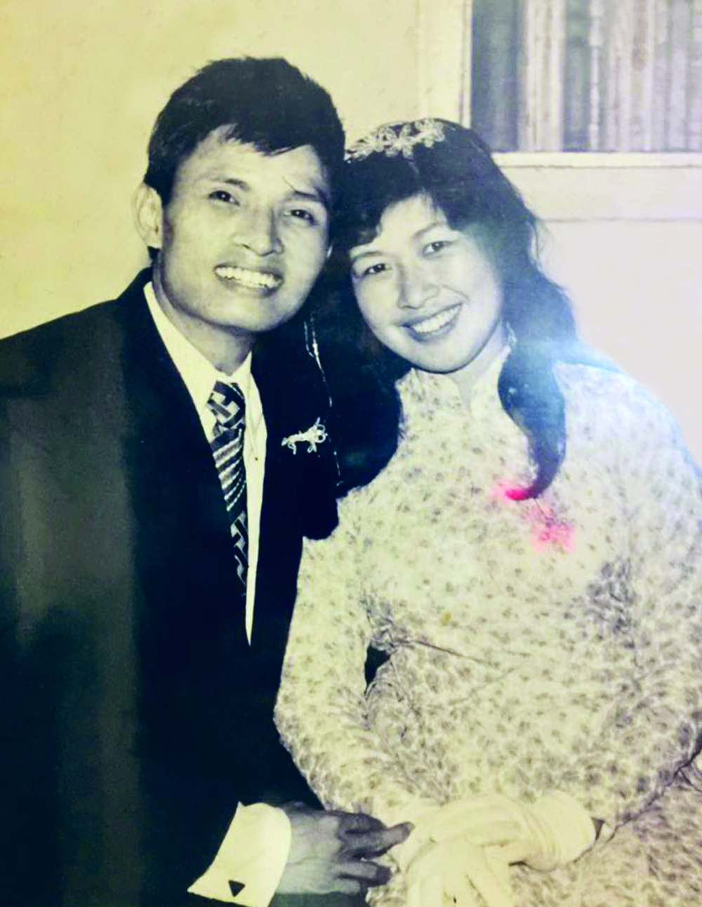 Cô dâu Mai Loan và chú rể Xuân Nhân trong ngày cưới (ảnh chụp ngày 5/4/1975)