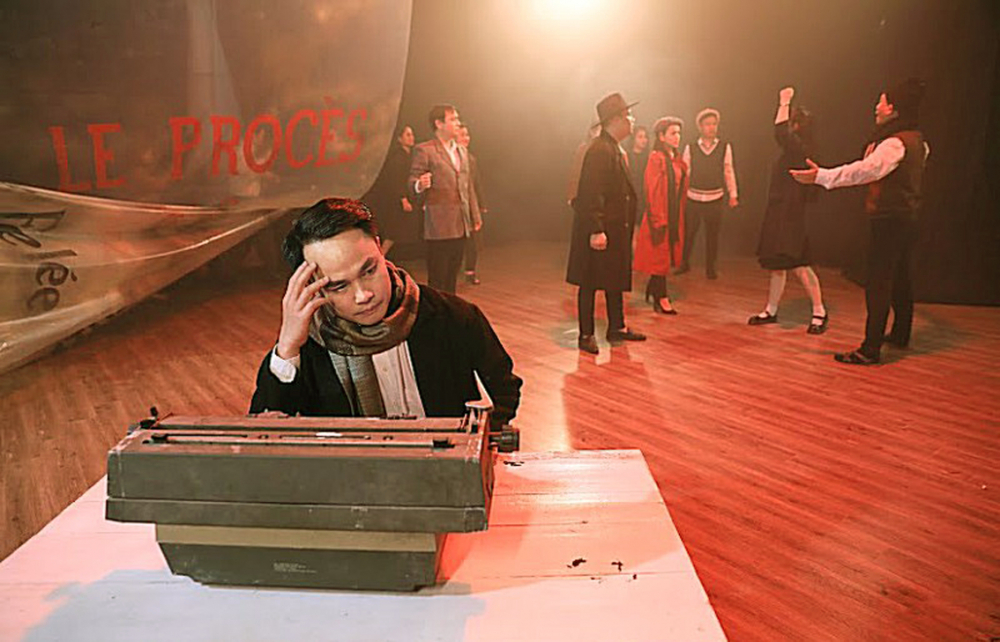 Người cầm lái là vở nhạc kịch đầu tiên khai thác hình tượng Chủ tịch Hồ Chí Minh