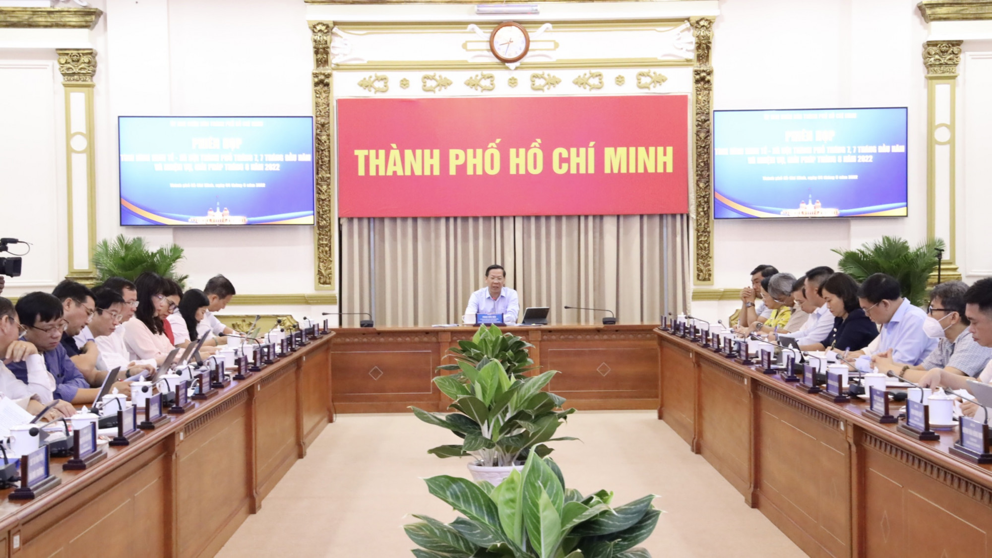 Chủ tịch UBND TPHCM Phan Văn Mãi chủ trì phiên họp sáng 4/8