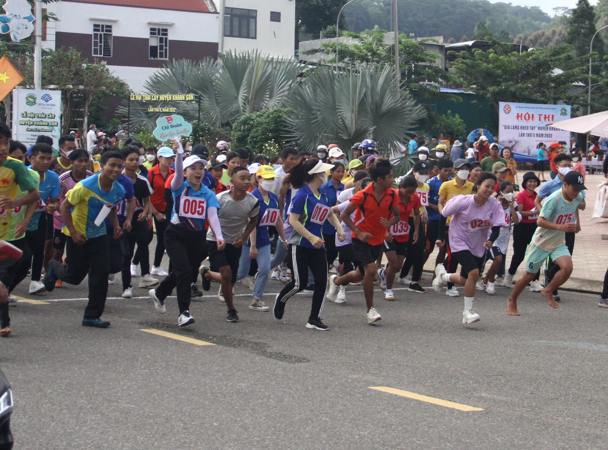 Đông đảo đoàn viên, thanh niên tham gia giải việt dã Check-in Khánh Sơn