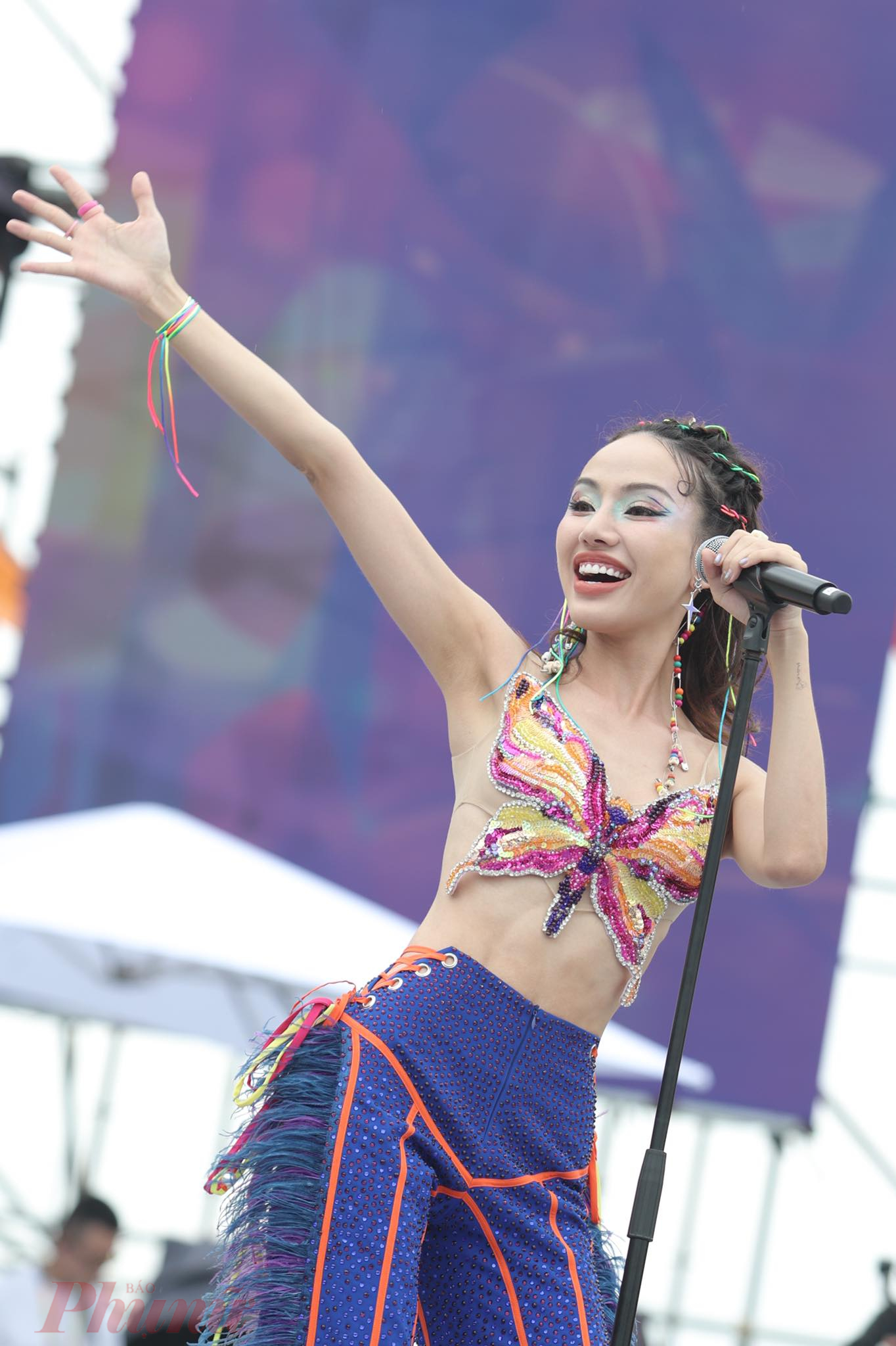 Gigi Hương Giang mang đến sân khấu HAY Fest những ca khúc mới nhất trong album Du Hành Vào Tâm Trí