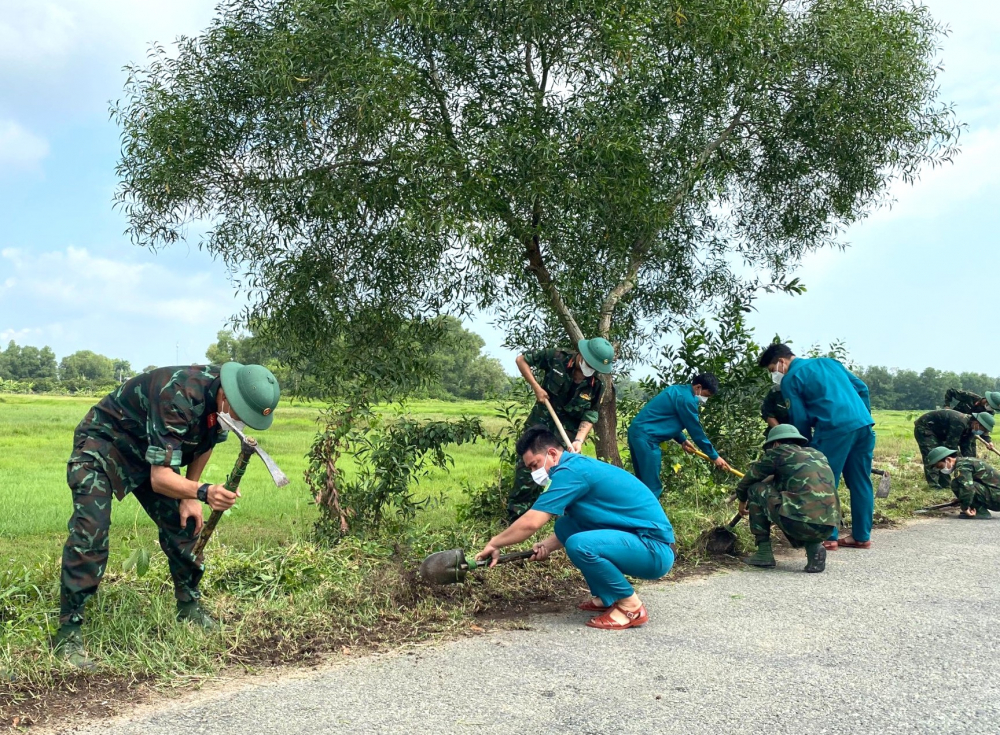 Chiến dịch tình nguyện “Hành quân xanh” lần thứ 16 - năm 2022 với lực lượng vũ trang tham gia xây dựng, sửa chữa 4 căn nhà đồng đội; trao tặng 30 phương tiện sinh kế cho đoàn viên, thanh niên có hoàn cảnh khó khăn, thanh niên hoàn lương, sau cai nghiện, tái hòa nhập cộng đồng; trao tặng 1.092 phần quà thăm hỏi Mẹ Việt Nam Anh hùng, thương - bệnh binh, gia đình thương binh, liệt sĩ; tổ chức 71 hoạt động trải nghiệm đời sống, sinh hoạt, thực hiện nhiệm vụ thông qua các chương trình “Một ngày làm công an”, “Một ngày làm chiến sĩ lực lượng vũ trang”, “Một ngày làm chiến sĩ dân quân”…