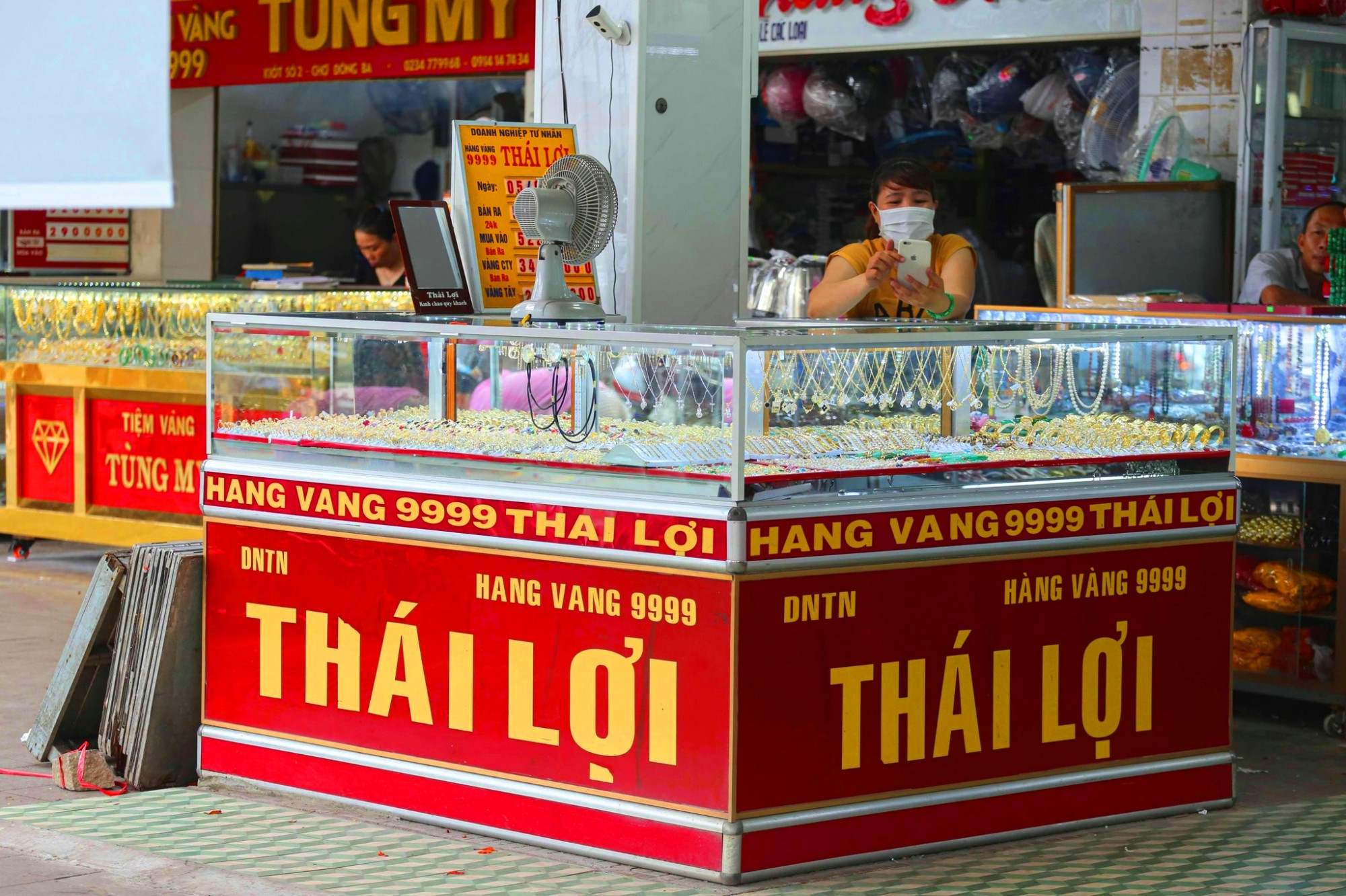 Hiện  tiệm vàng Thái Lợi đã buôn bán trở lại, tuy nhiên lượng vàng thất thoát qua thống kê vẫn chưa trả đủ