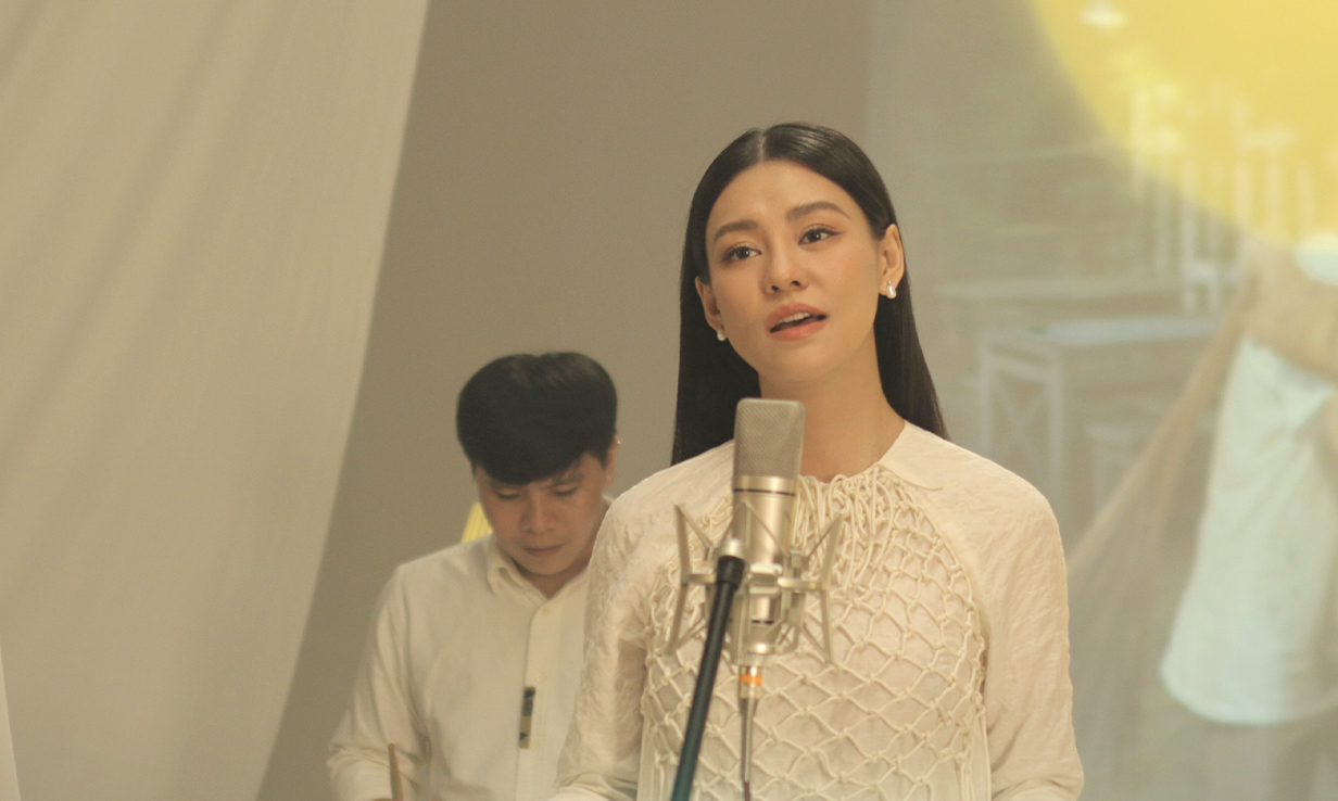 Bùi Lan Hương xuất hiện trong MV Giấc mơ của mẹ