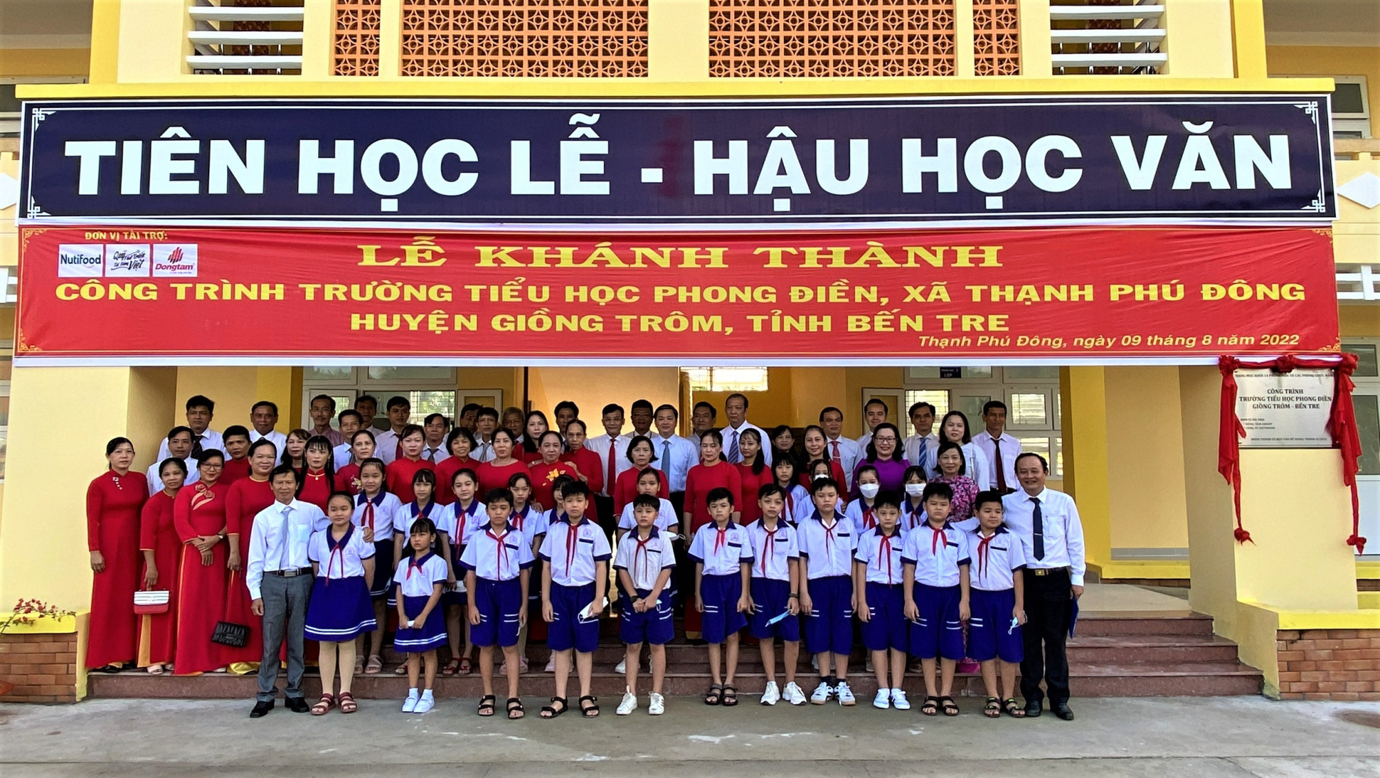 Nutifood mang niềm vui đến với tập thể thầy trò Trường Phong Điền bằng ngôi trường khang trang ngay trước thềm năm học mới 2022-2023 - Ảnh: Nutifood