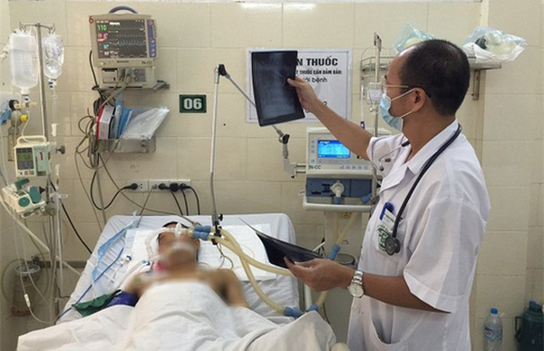 Bệnh nhân sốt xuất huyết nặng điều trị tại Bệnh viện Bạch Mai (ảnh minh họa)