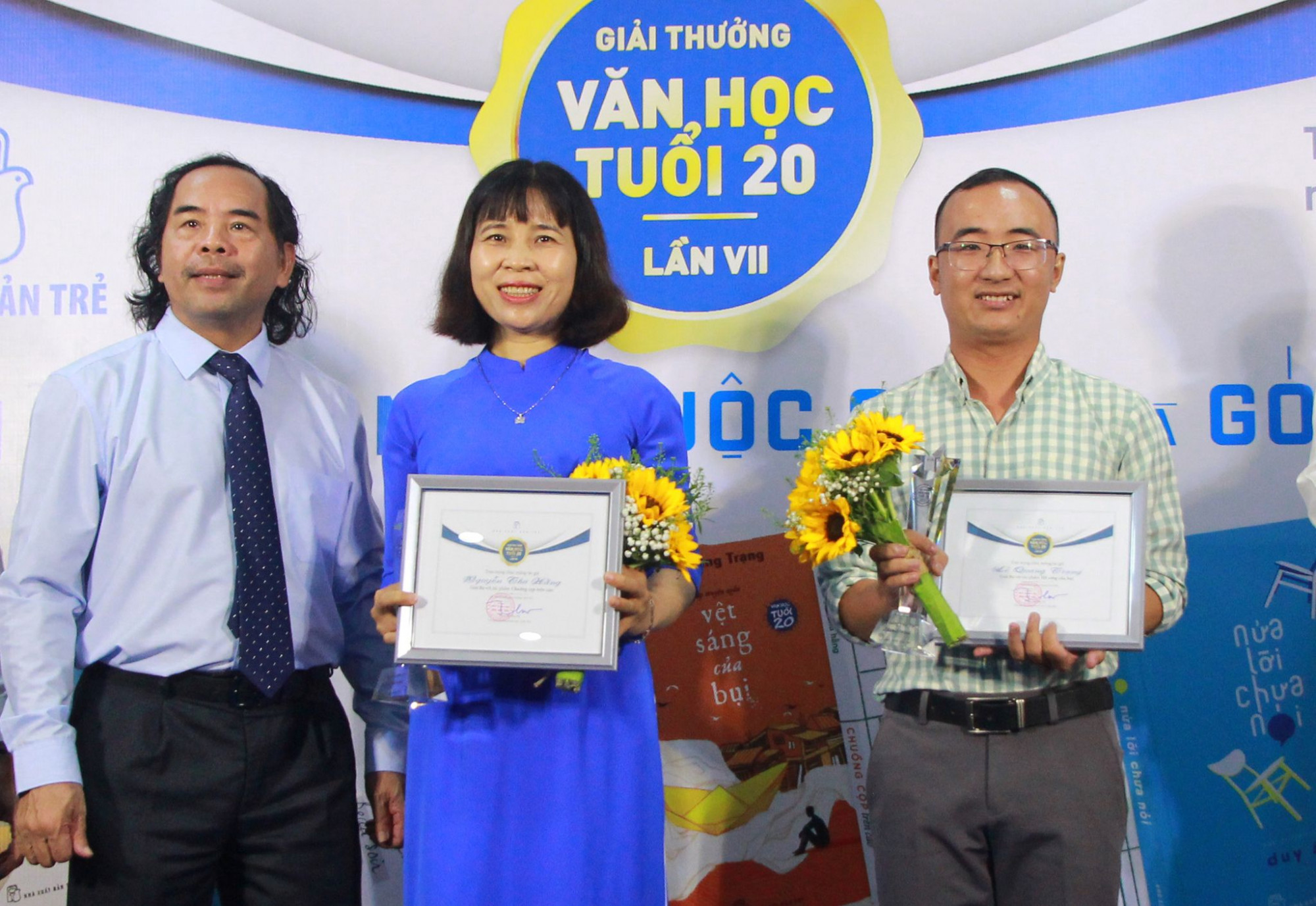 Nhà văn Lê Quang Trạng nhận giải Ba, giải thưởng Văn học Tuổi 20 lần VII. 
