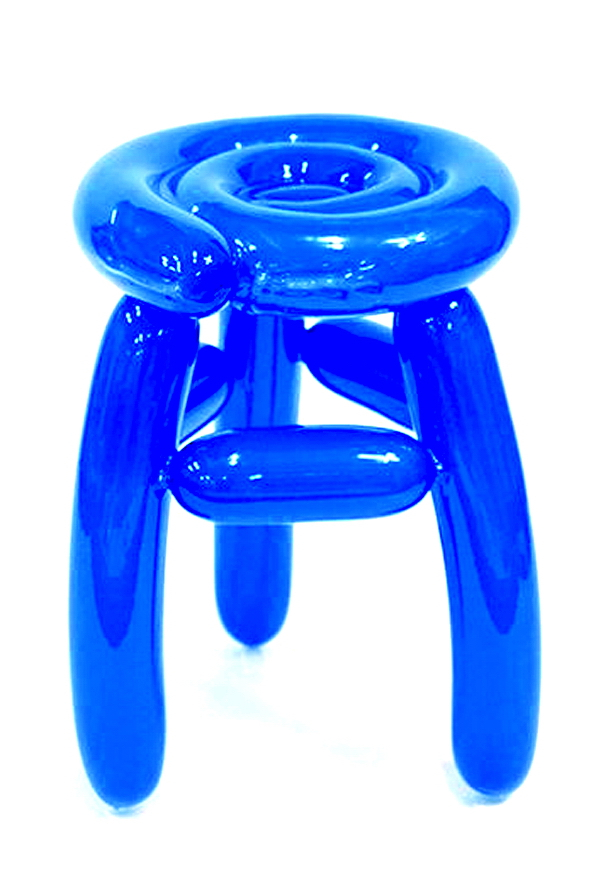 Những chiếc ghế từ bong bóng trông như đồ chơi dành cho trẻ em