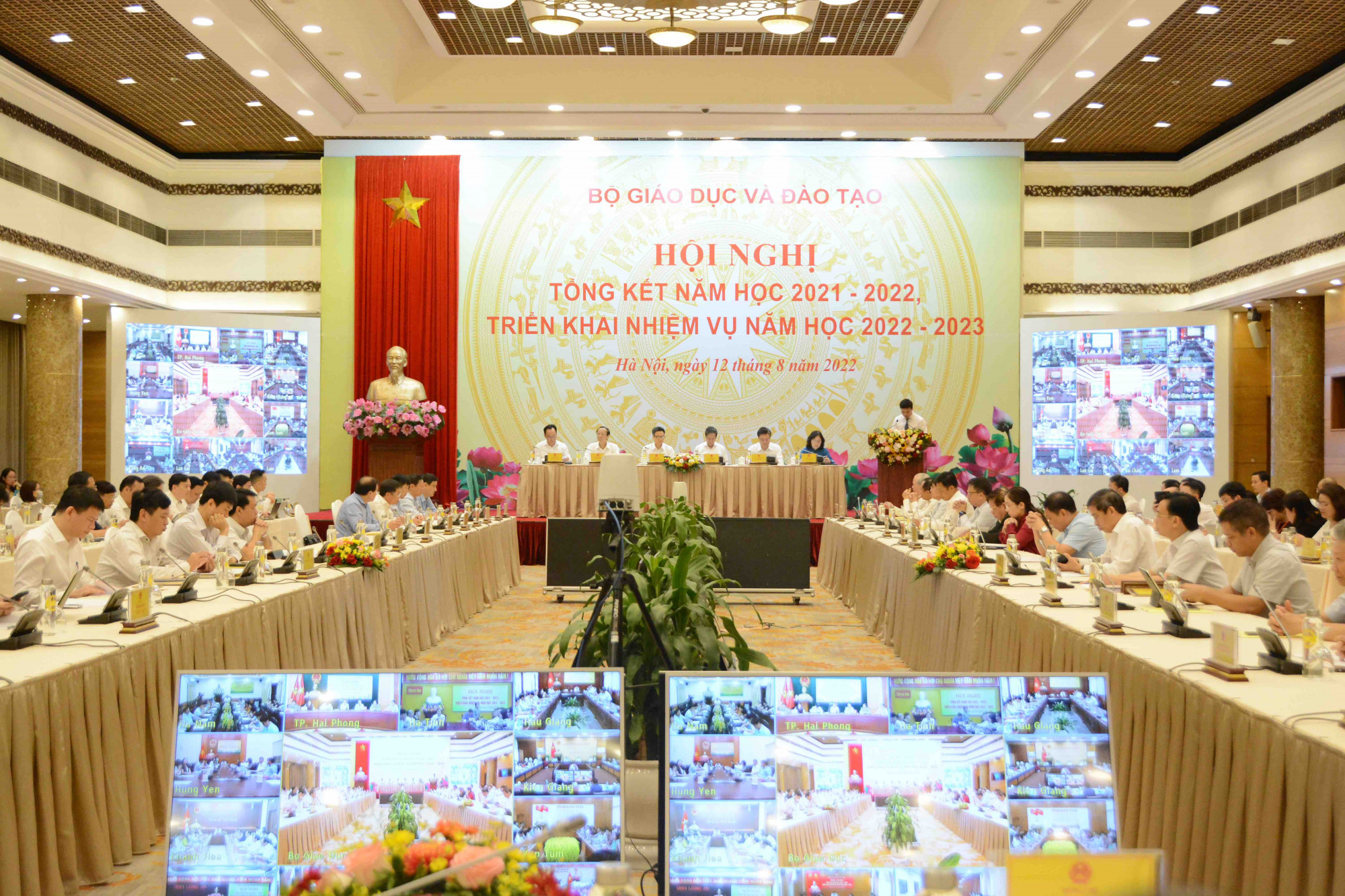 Toàn cảnh hội nghị tổng kết năm học 2021-2022, triển khai nhiệm vụ năm học mới - Ảnh: Đại Minh