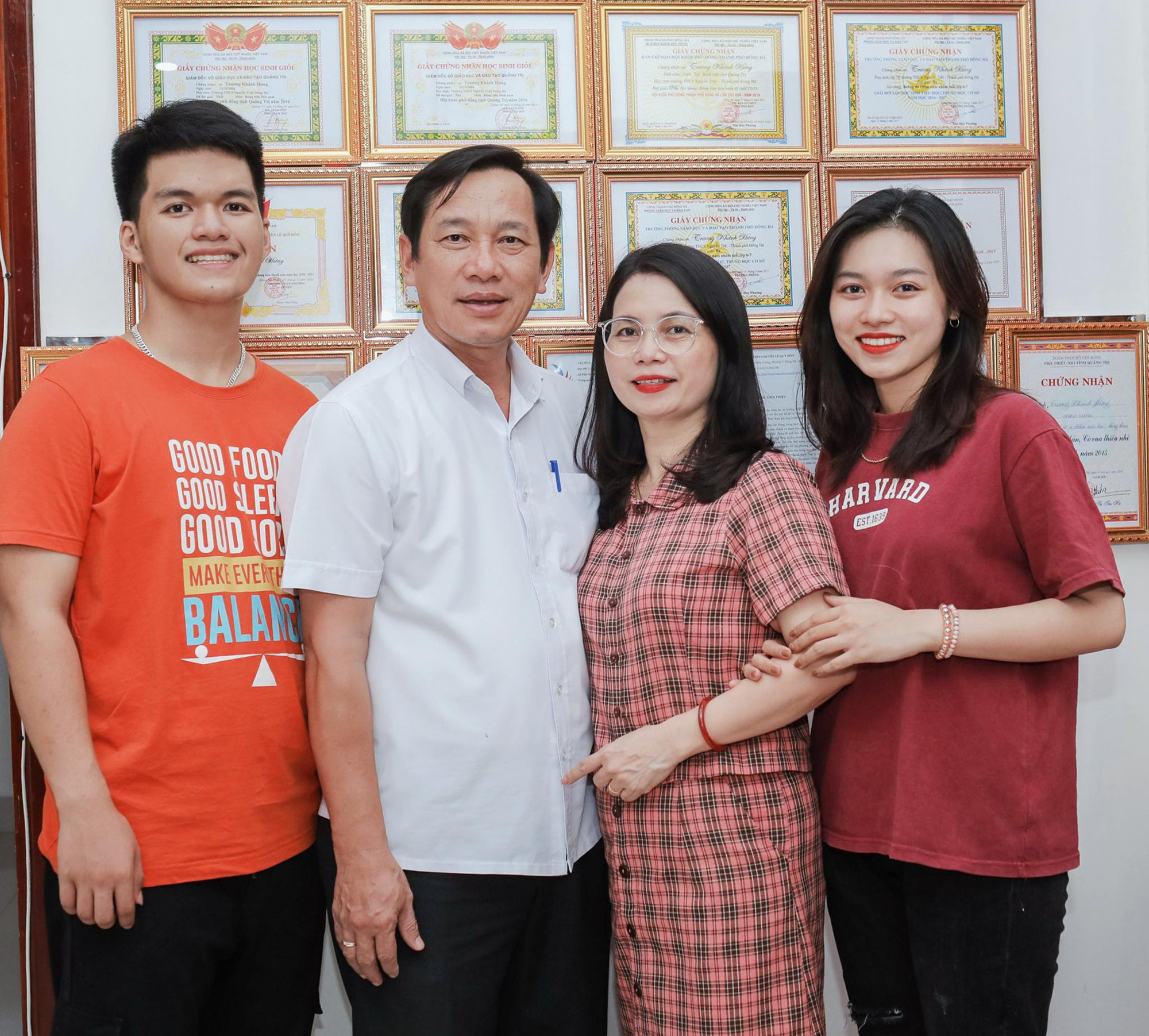 Trương Khánh Hưng cùng gia đình