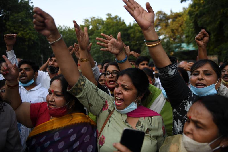 Phụ nữ Ấn Độ phản đối vụ cưỡng hiếp tập thể một phụ nữ 19 tuổi ở làng Bool Garhi thuộc bang Uttar Pradesh, New Delhi vào ngày 2/10/2020 (Ảnh: AFP) 