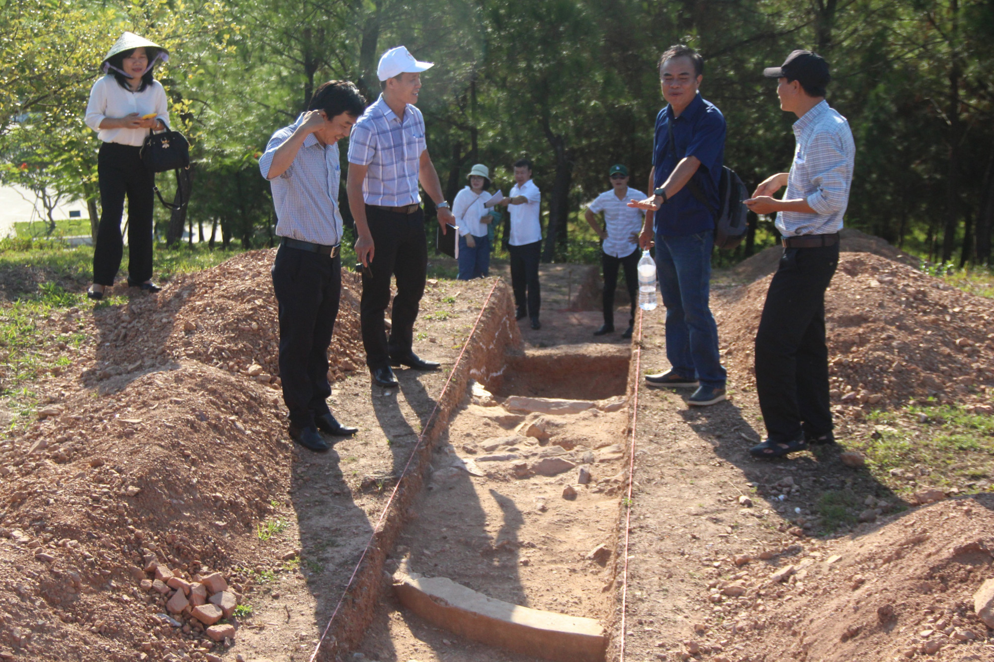 Sở VH-TT kiến nghị mở rộng diện tích khai quật khảo cổ học núi Bân