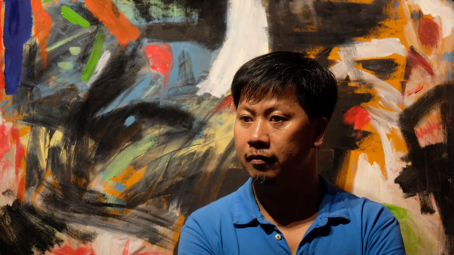 Ông Bùi Quang Viễn (hay Bùi Chát) tại triển lãm cá nhân đầu tiên của mình