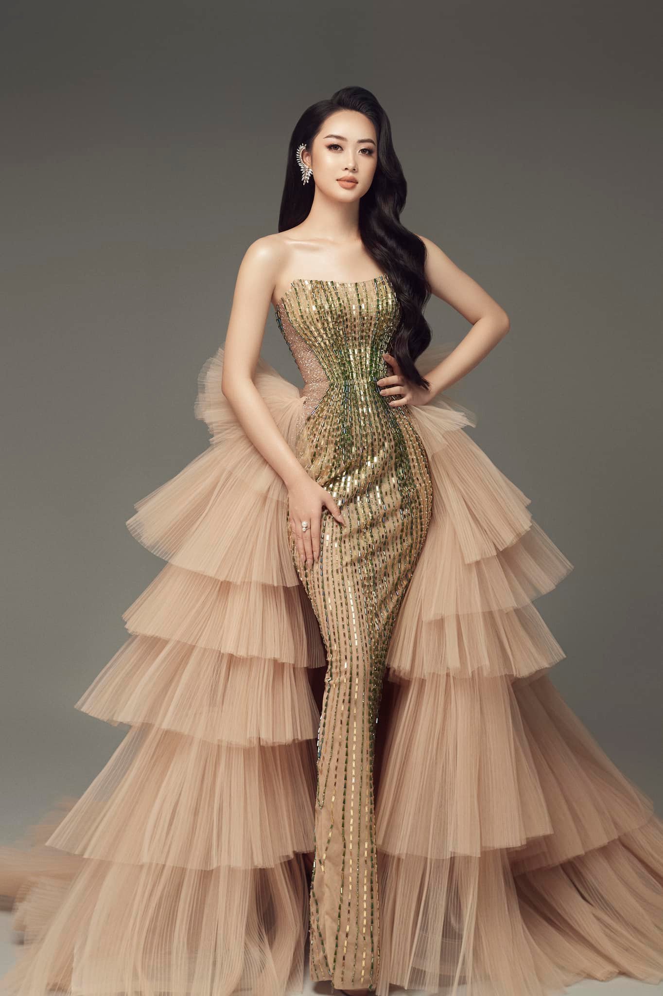 Vũ Như Quỳnh (1999, Gia Lai) tiếp tục thi nhan sắc, sau khi dừng top 37 Hoa hậu Thế giới Việt Nam 2022. Đến với Miss Grand VietNam 2022, Vũ Như Quỳnh mong sẽ lột xác, vượt qua những giới hạn để tự tin, bản lĩnh hơn. 