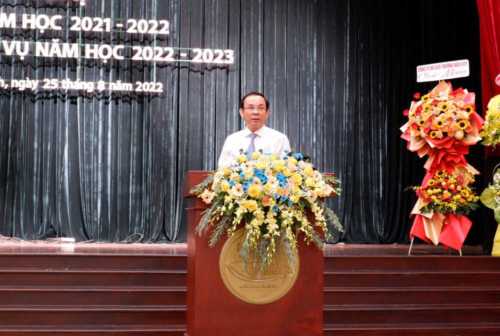 Bí thư Thành ủy TPHCM Nguyễn Văn Nên phát biểu chỉ đạo hội nghị.