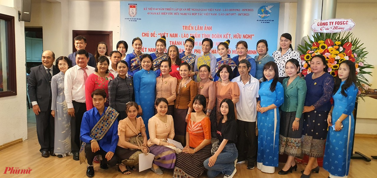 Hội LHPN TPHCM phối hợp tổ chức Triển lãm ảnh “Việt Nam - Lào thắm tình đoàn kết, hữu nghị” 