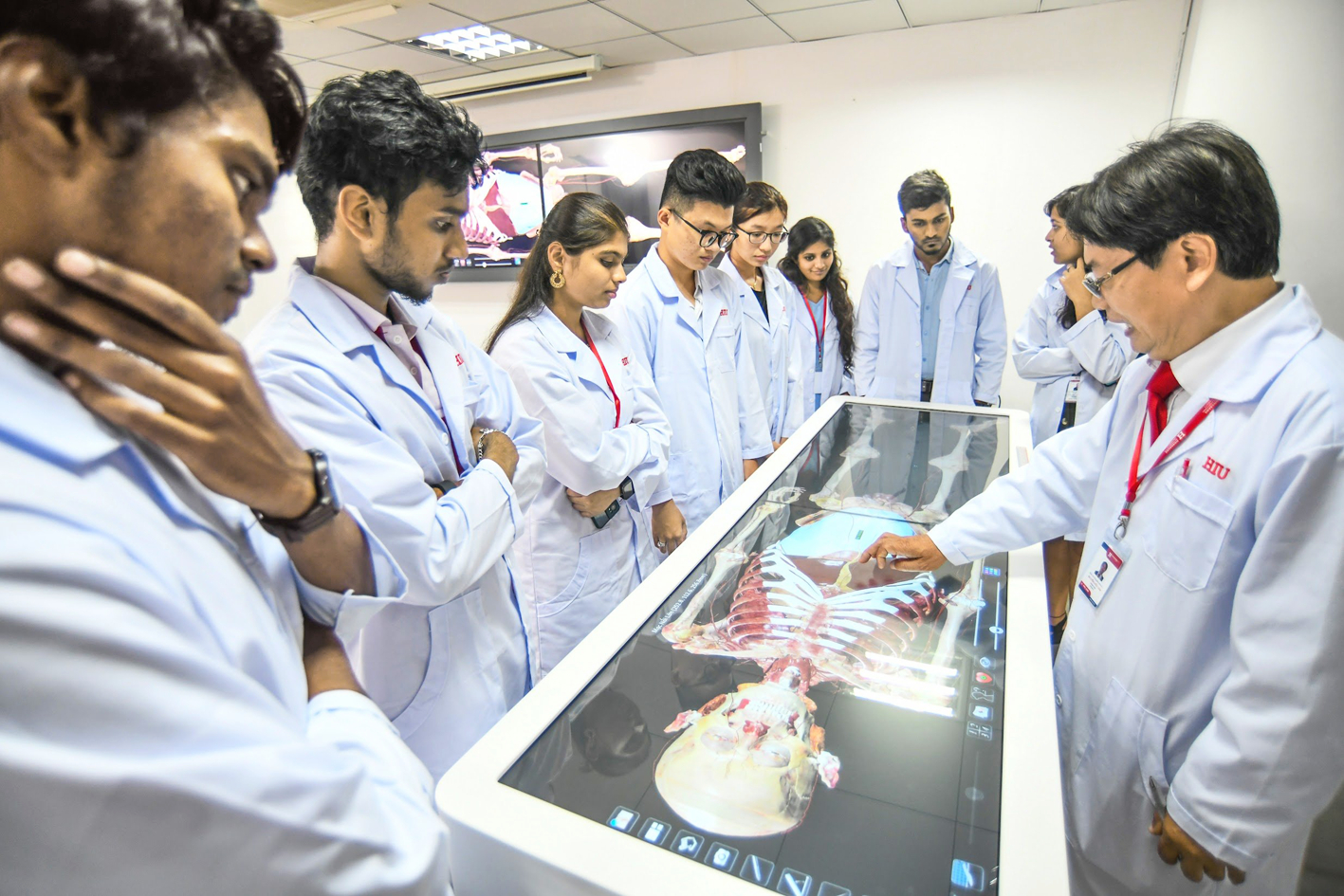 Sinh viên Ấn Độ học ngành y đa khoa tại Trường đại học Quốc tế Hồng Bàng