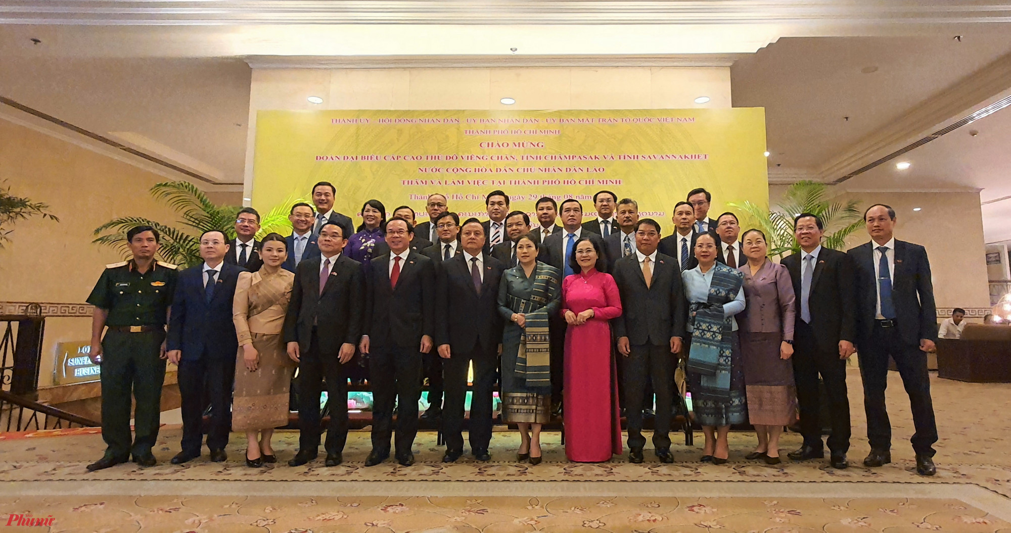 Lãnh đạo TPHCM và đoàn đại biểu các địa phương Lào tại buổi tiếp đoàn tại TPHCM 