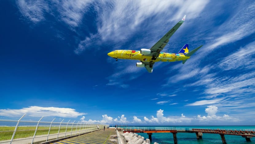 Máy bay phản lực Pikachu BC1 của Skymark Airlines