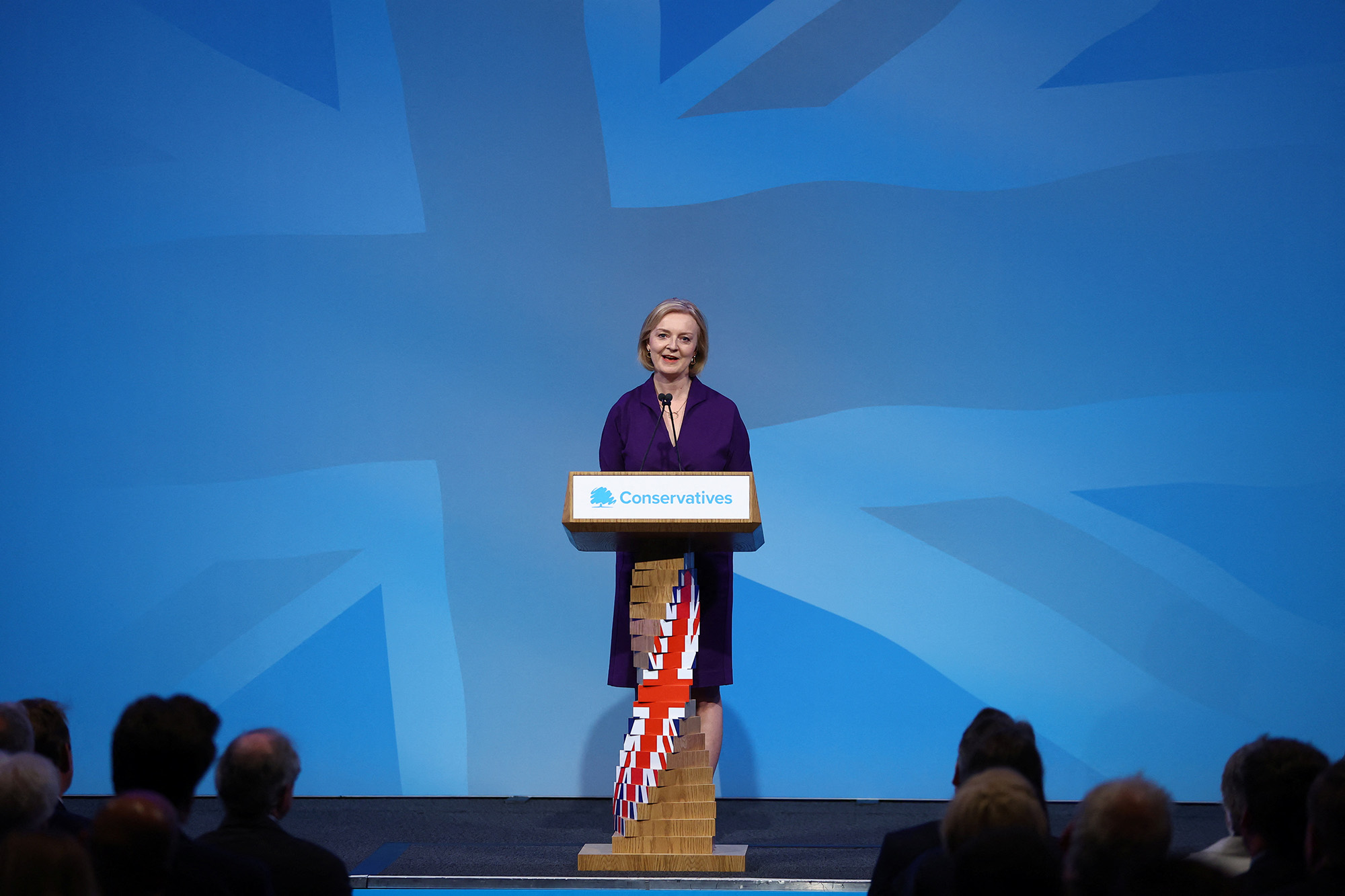 Liz Truss phát biểu sau khi giành chiến thắng trong cuộc thi lãnh đạo Đảng Bảo thủ tại Trung tâm Nữ hoàng Elizabeth II ở London, vào ngày 5 tháng 9.