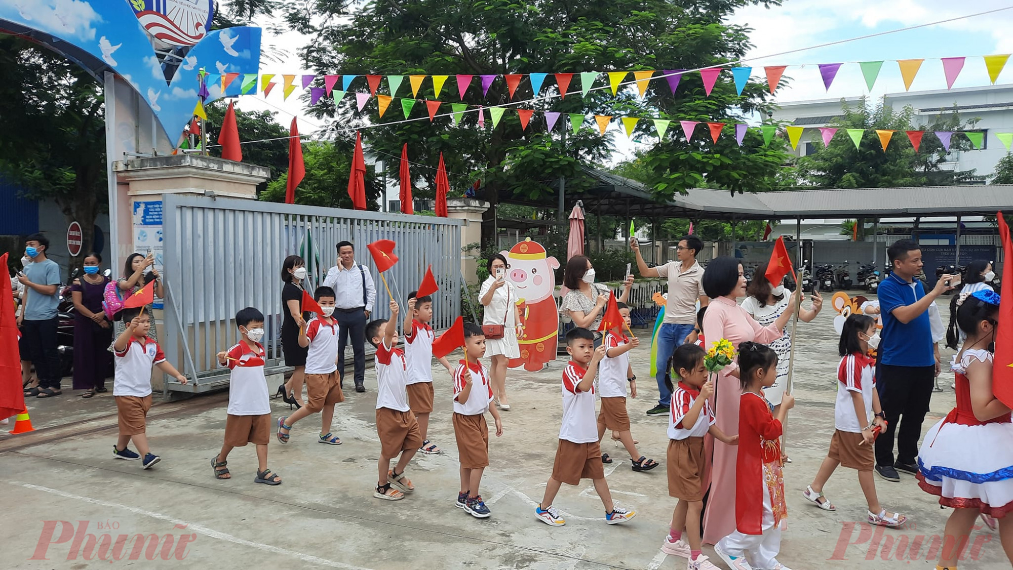 Lễ đón học sinh lớp 1 tại trường Tiểu học Nam Từ Liêm - Ảnh: Đại Minh