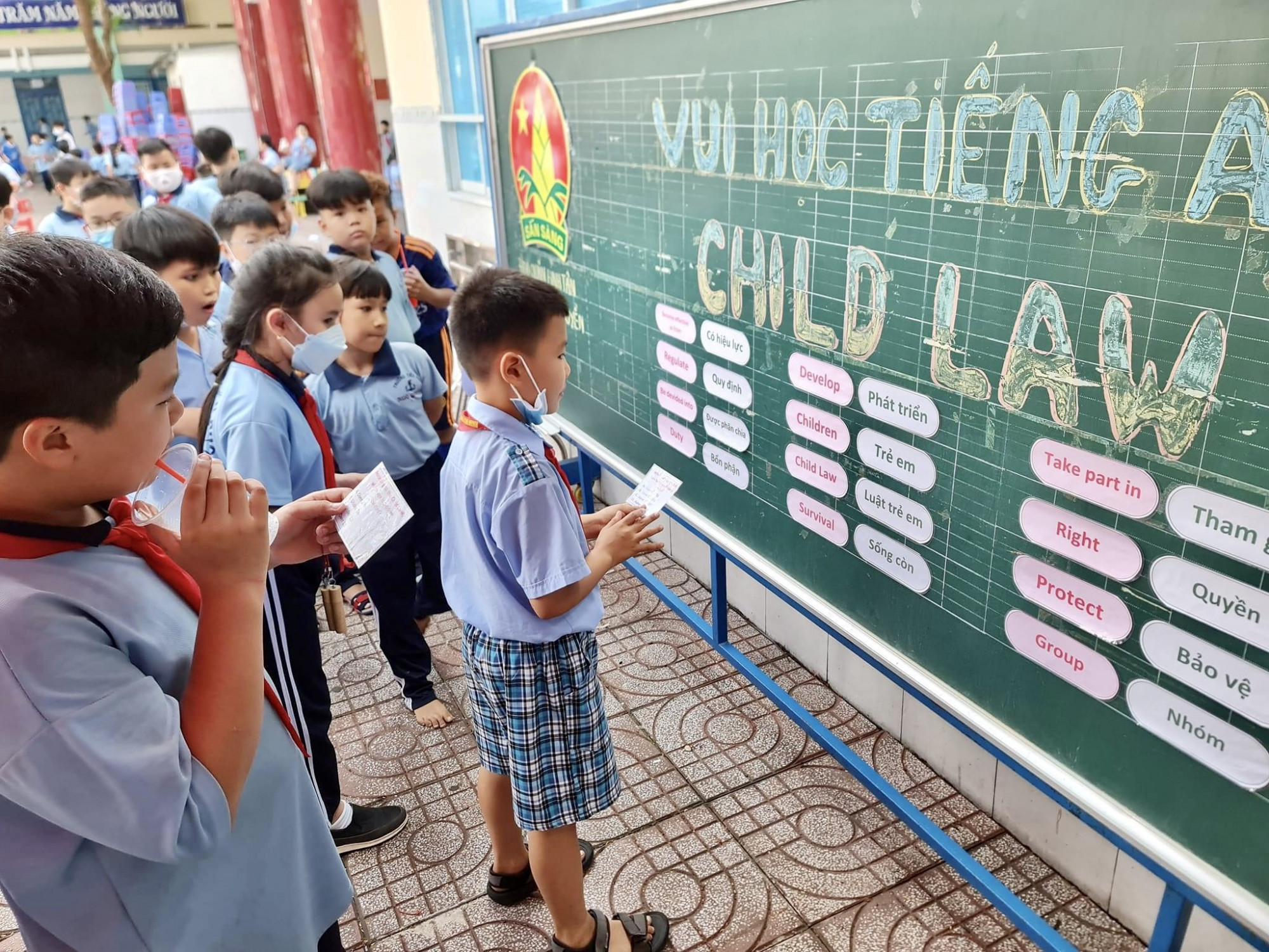 Trường TH Ngô Quyền (quận Bình Tân) với quy mô 5.170 học sinh, tương đương với 106 lớp học, gấp 4 lần quy mô 1 trường tiểu bọc bình thường