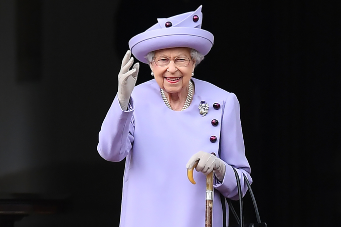 Nữ hoàng Anh Elizabeth II tại Cung điện Holyroodhouse ở Edinburgh, Scotland tháng 6/2022