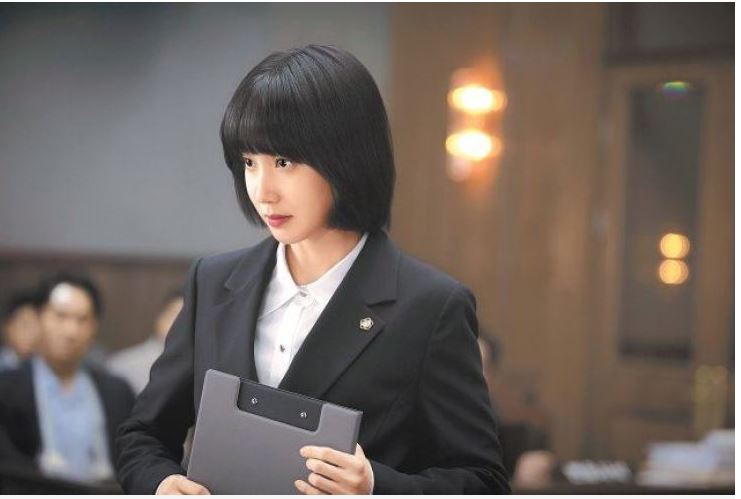 Nữ luật sư kỳ lạ Woo Young Woo gây ấn tượng khi khai thác nhân vật chính mắc chứng tự kỷ.