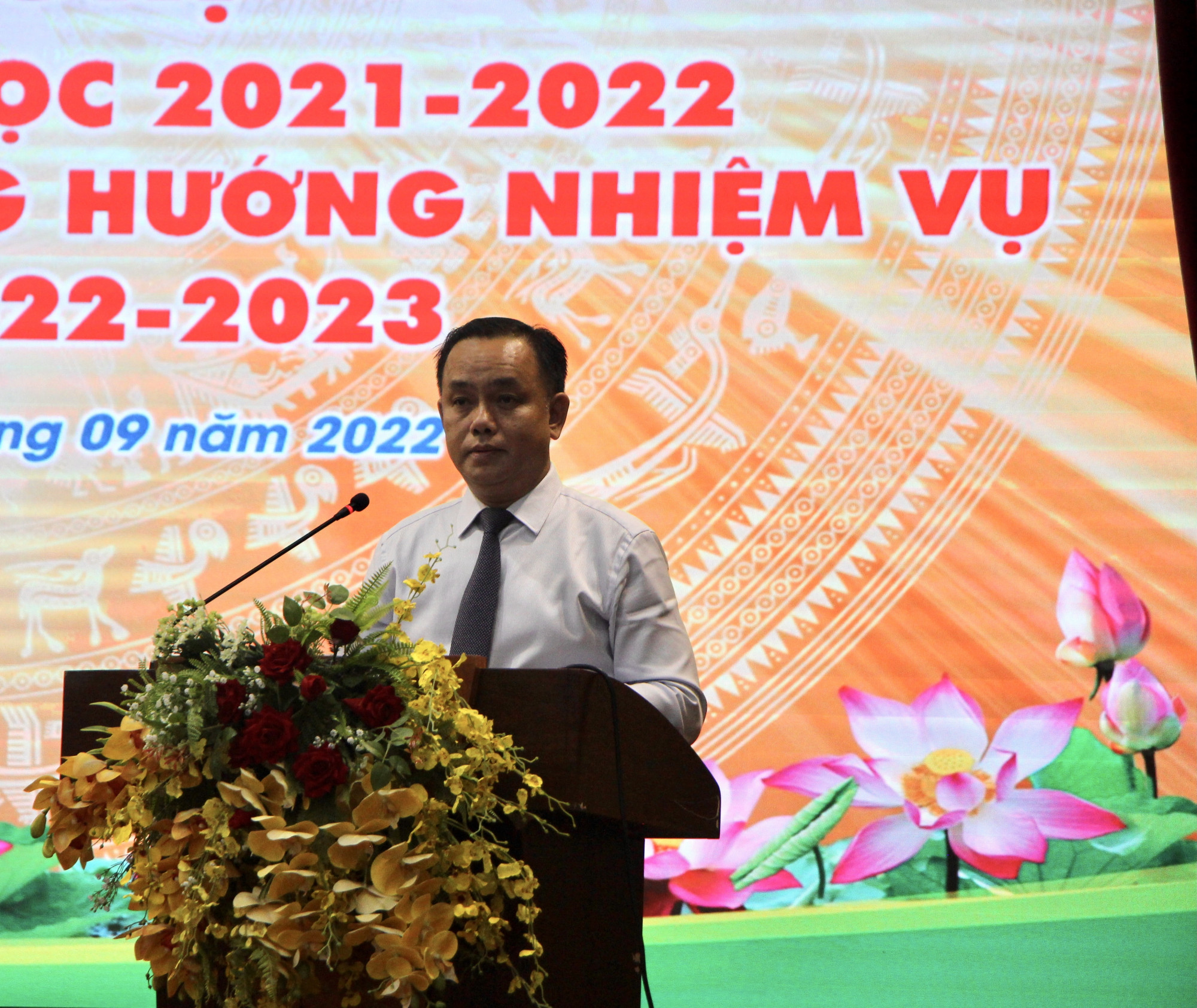 Chủ tịch UBND quận Phú Nhuận Nguyễn Đông Tùng tại hội nghị tổng kết năm học 2021-2022 và đề ra phương hướng năm học 2022-2023
