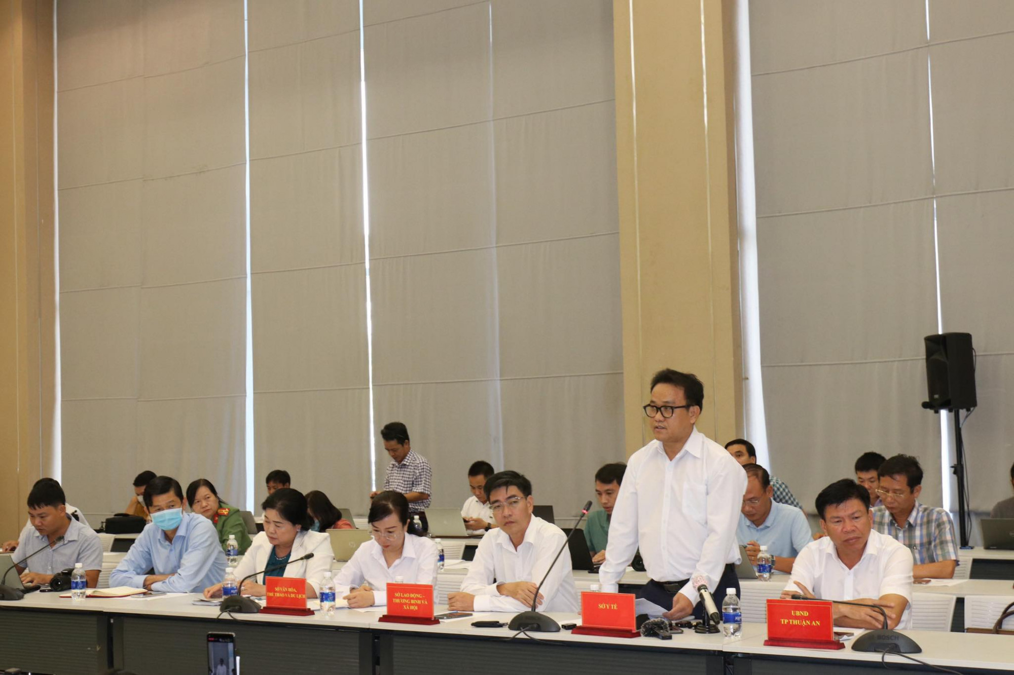 Ông Huỳnh Minh Chín - Phó Giám đốc Sở Y tế Bình Dương thông tin về các thi thể xấu số