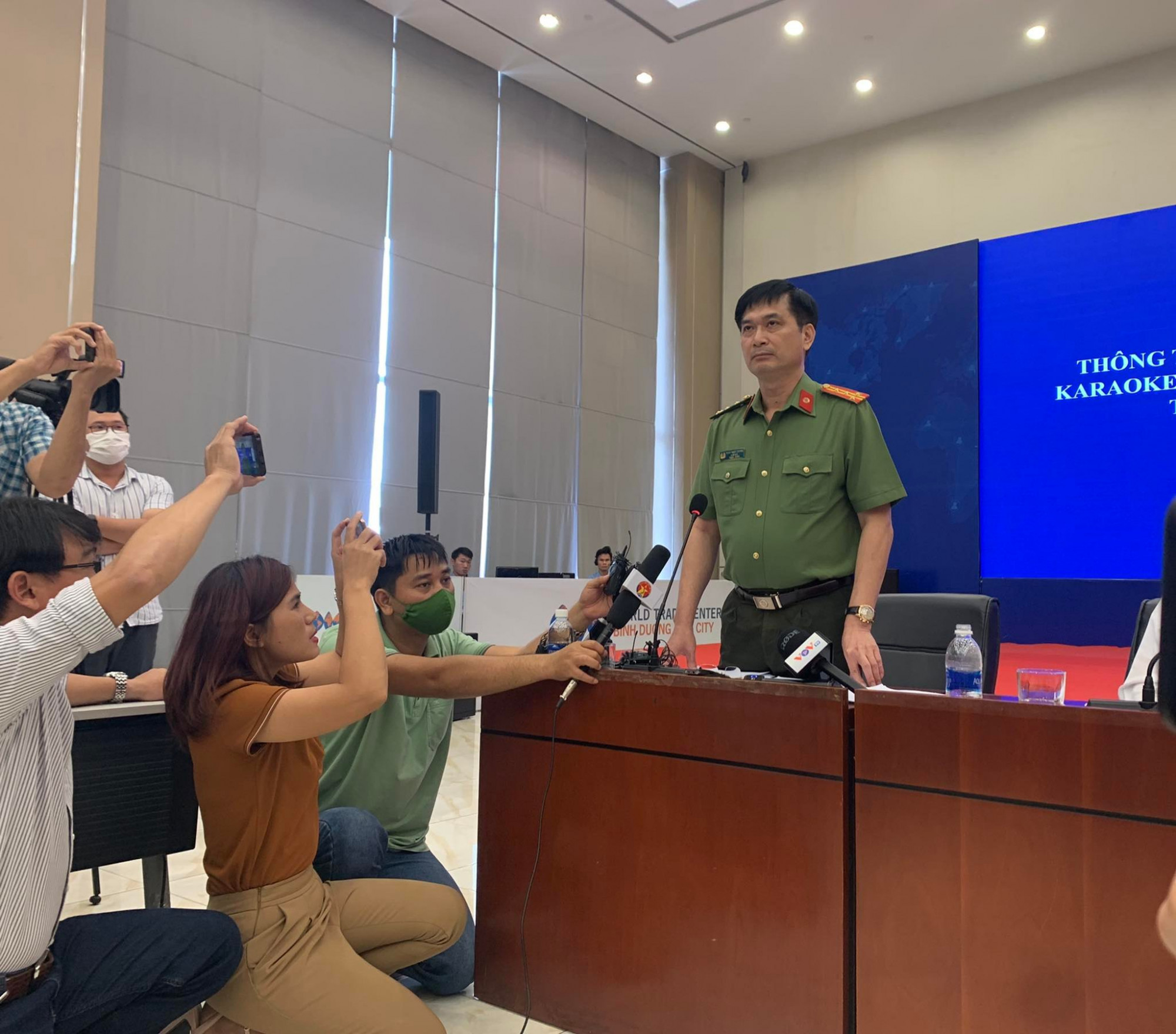 Đại tá Trịnh Ngọc Quyên - Giám đốc Công an tỉnh Bình Dương thông tin đến báo chí