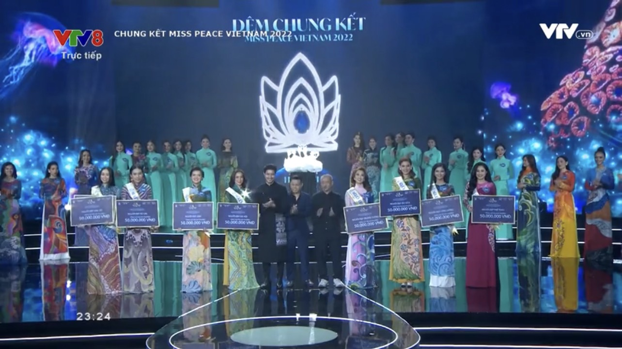 BTC trao 11 giải thưởng phụ cho thí sinh