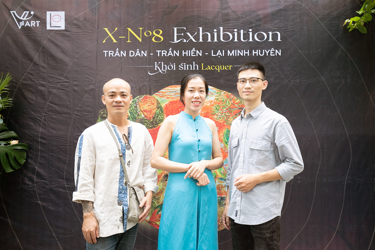 Từ trái qua: Họa sĩ Trần Dân, Trần Hiền, Lại Minh Huyên