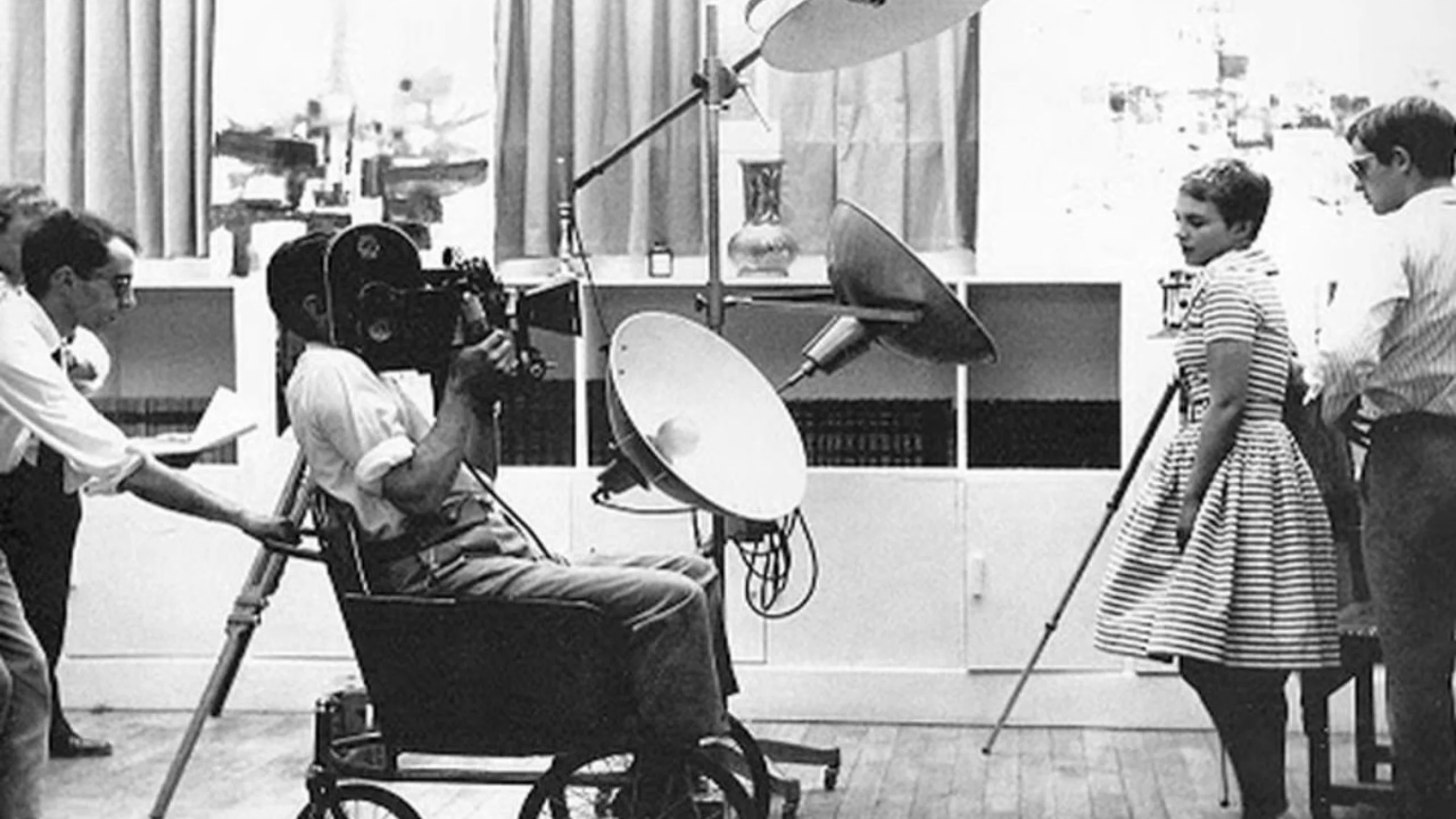 Cảnh quay phim Breathless (năm 1960) của đạo diễn Jean-Luc Godard, một trong những đỉnh cao của Điện ảnh Làn sóng Mới tại Pháp