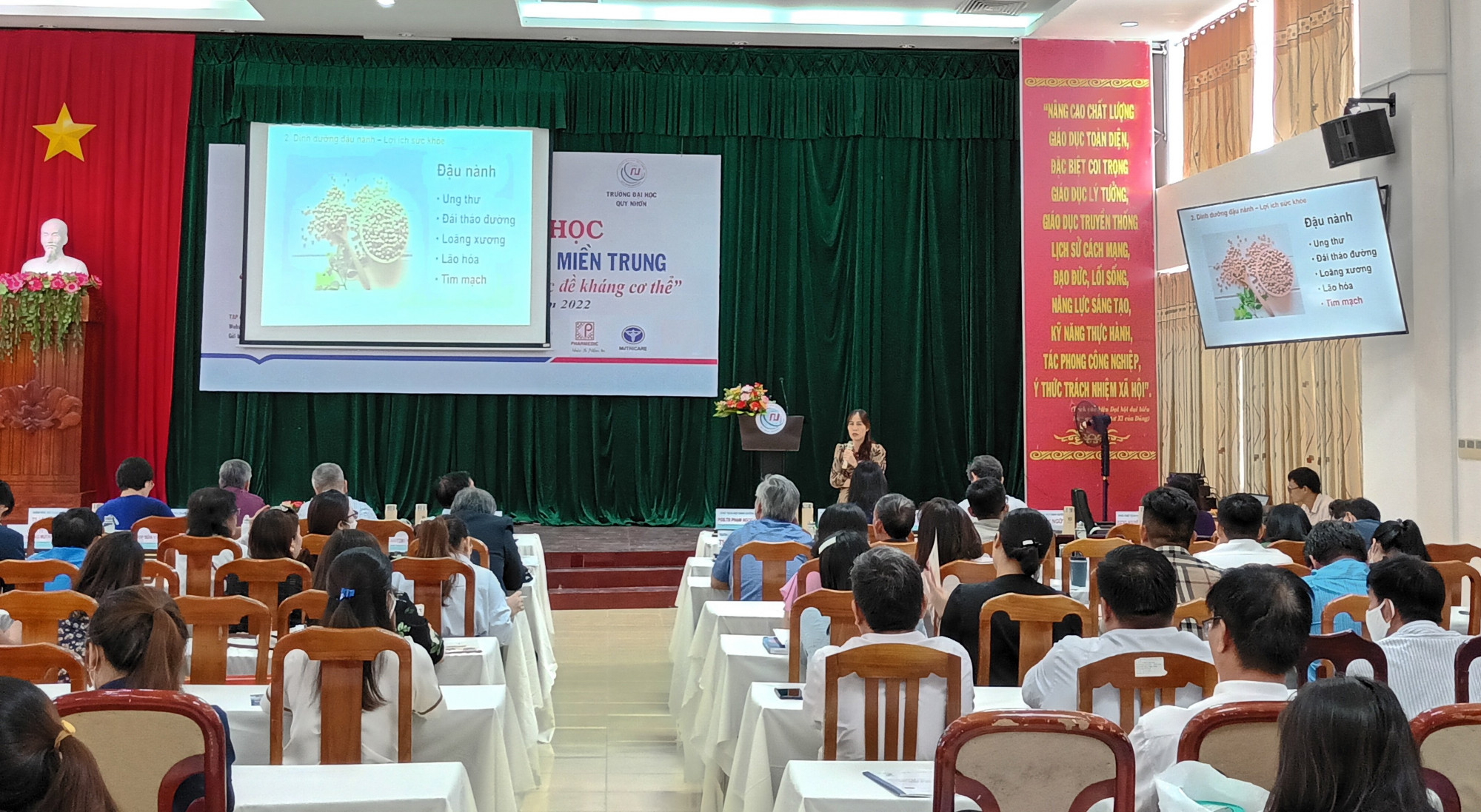 PGS.TS.BS Ninh Thị Nhung phát biểu tại hội nghị “Dinh dưỡng với sức khỏe tim mạch và sức đề kháng cơ thể” - Ảnh: Vinasoy