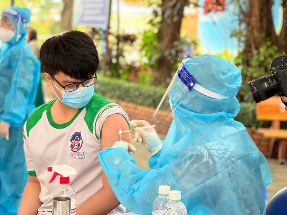 Từ nay đến hết tháng 9 TPHCM dự kiến triển khai tiêm vắc xin cho thêm 150.000 học sinh.