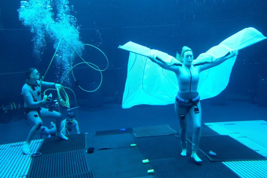 Cảnh thực hiện phim “Avatar: The Way of Water” bằng công nghệ kỹ xảo CGI trong bể nước phim trường  