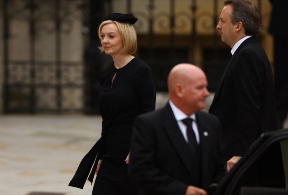 Thủ tướng Anh Liz Truss đã đến Tu viện Westminster, ở London, Anh. Ảnh: Reuters.