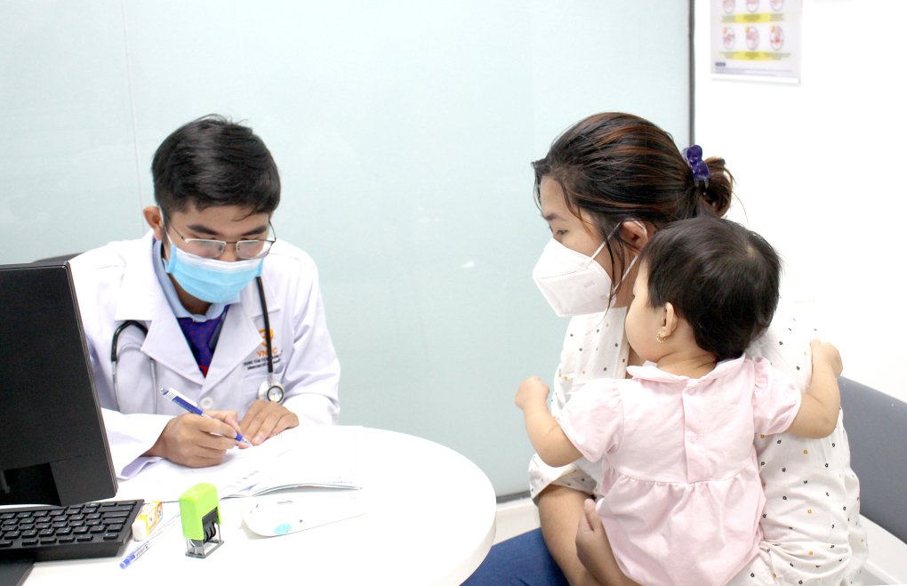 Trẻ nhỏ cần được tiêm vaccine cúm đầy đủ, đúng lịch ngay từ 6 tháng tuổi và tiêm nhắc lại mỗi năm một lần. Ảnh: Hiếu Nguyễn