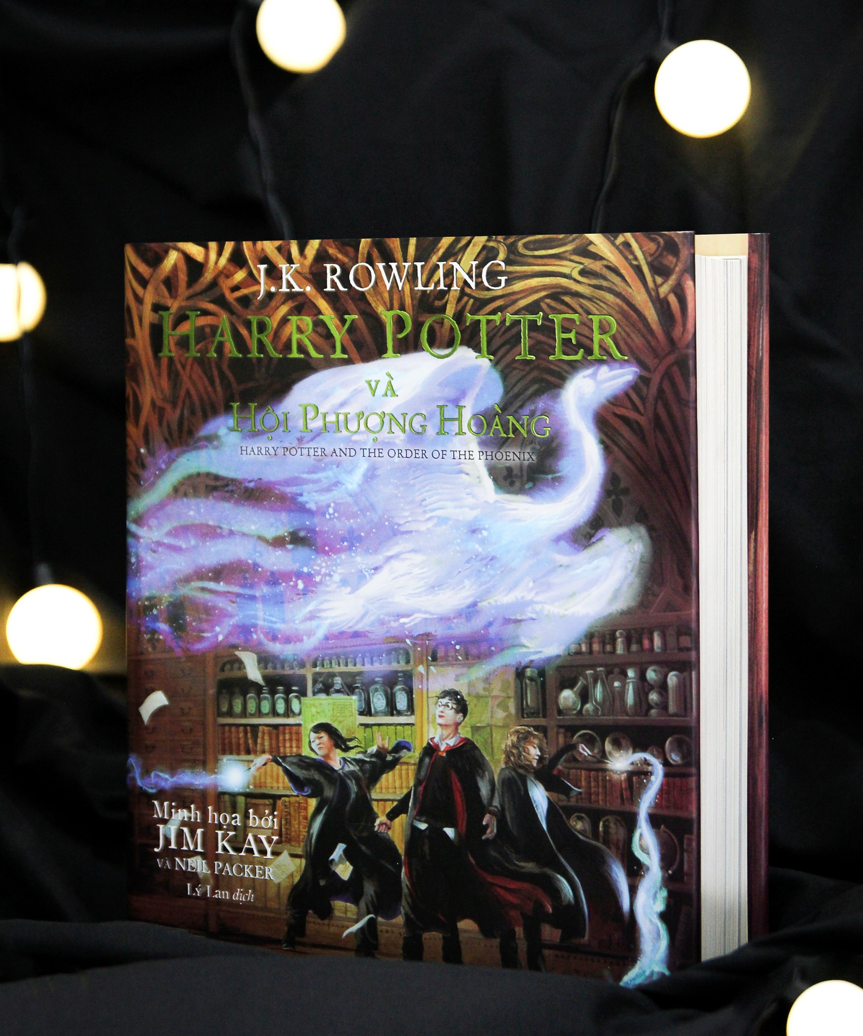 Bản minh họa màu Harry Potter và Hội Phượng Hoàng lần đầu tiên được ra mắt. Ảnh: nhà xuất bản Trẻ
